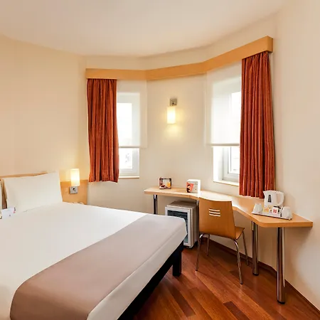 Ibis 3*
