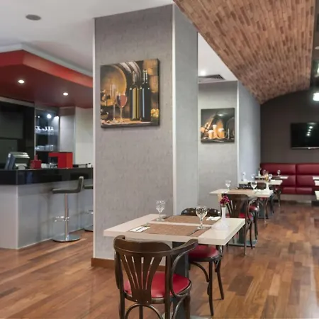 Ibis Hotell