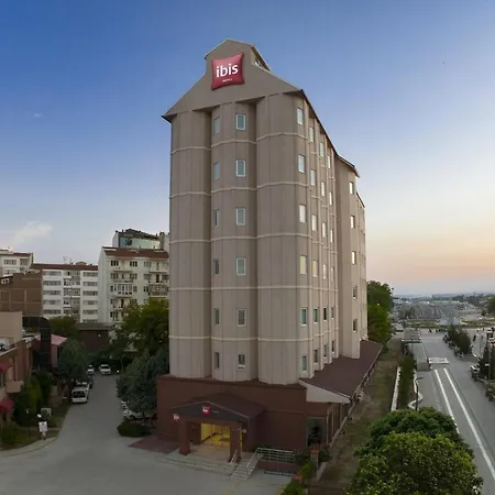 Ibis Hotell 3*