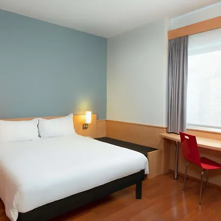 Ibis Hotel 3*